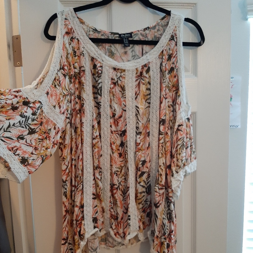 Floral cold shoulder top